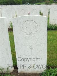 Etaples Military Cemetery - Hart, J N